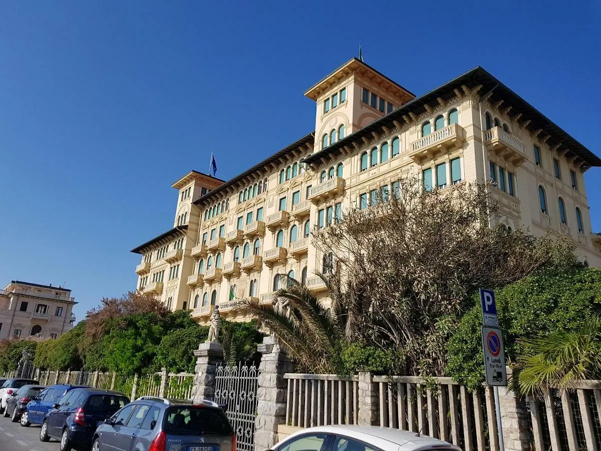 Rodeo Drive Apartment Viareggio Italy